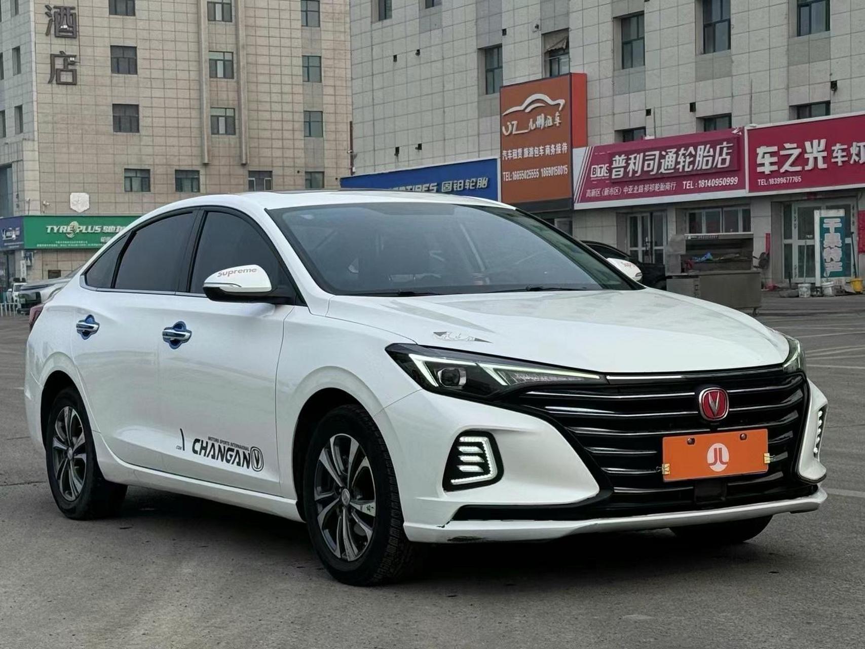 00长安逸动plus.特价4.98万  2021年5月.1.6l手动豪华版.顶配.天窗.