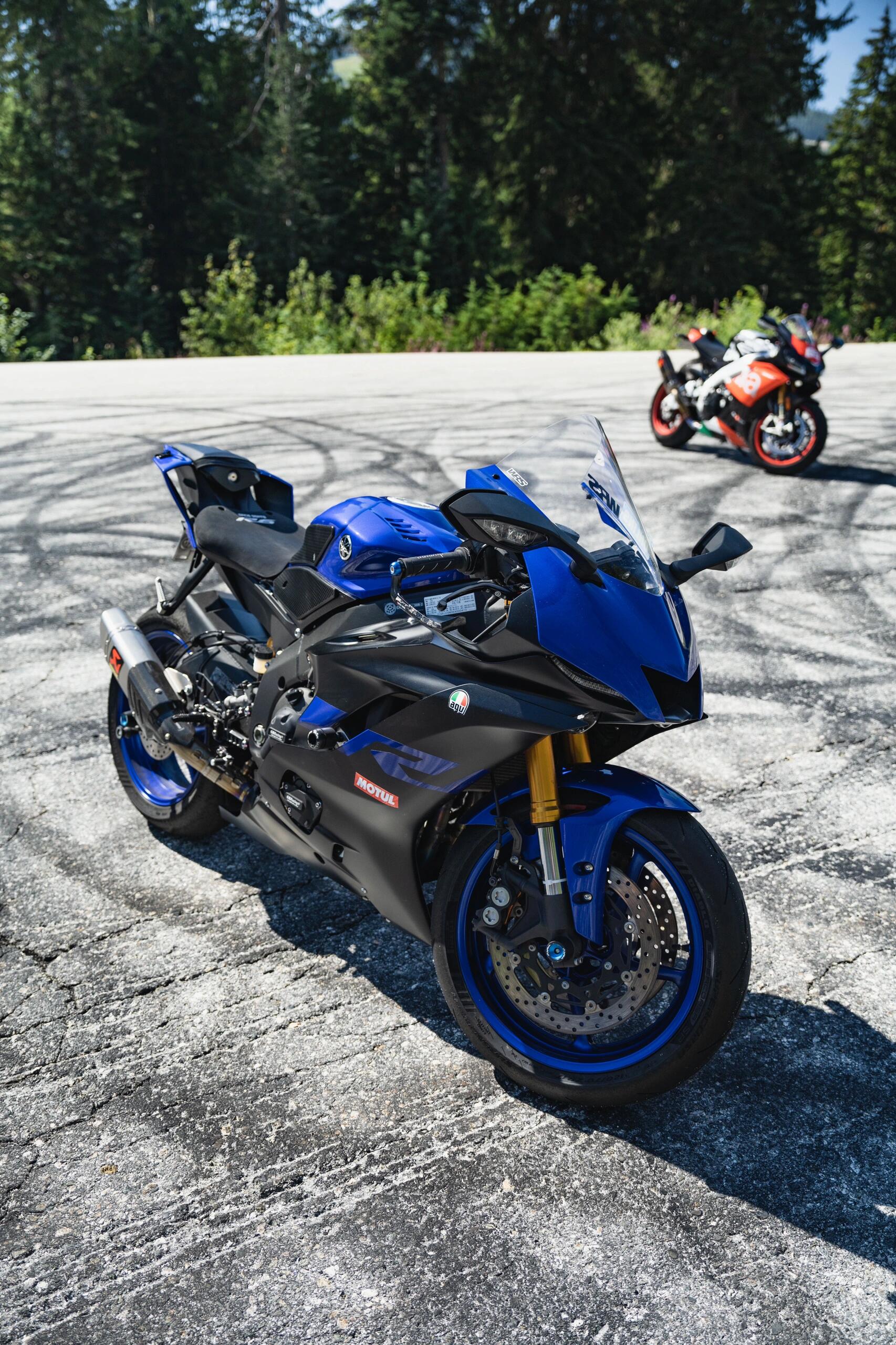 毕业卖车 yamaha r6  已售  2019 yamaha r6 刚过10k km 第二页是