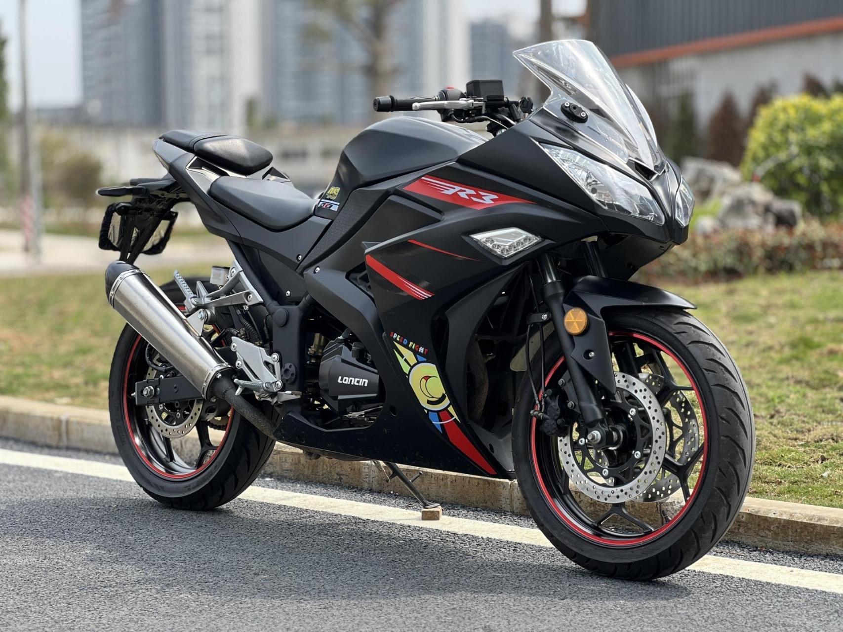 车型:大力神200c 年份:2023年 里程:1000公里 手续:牌证齐全,粤d协议