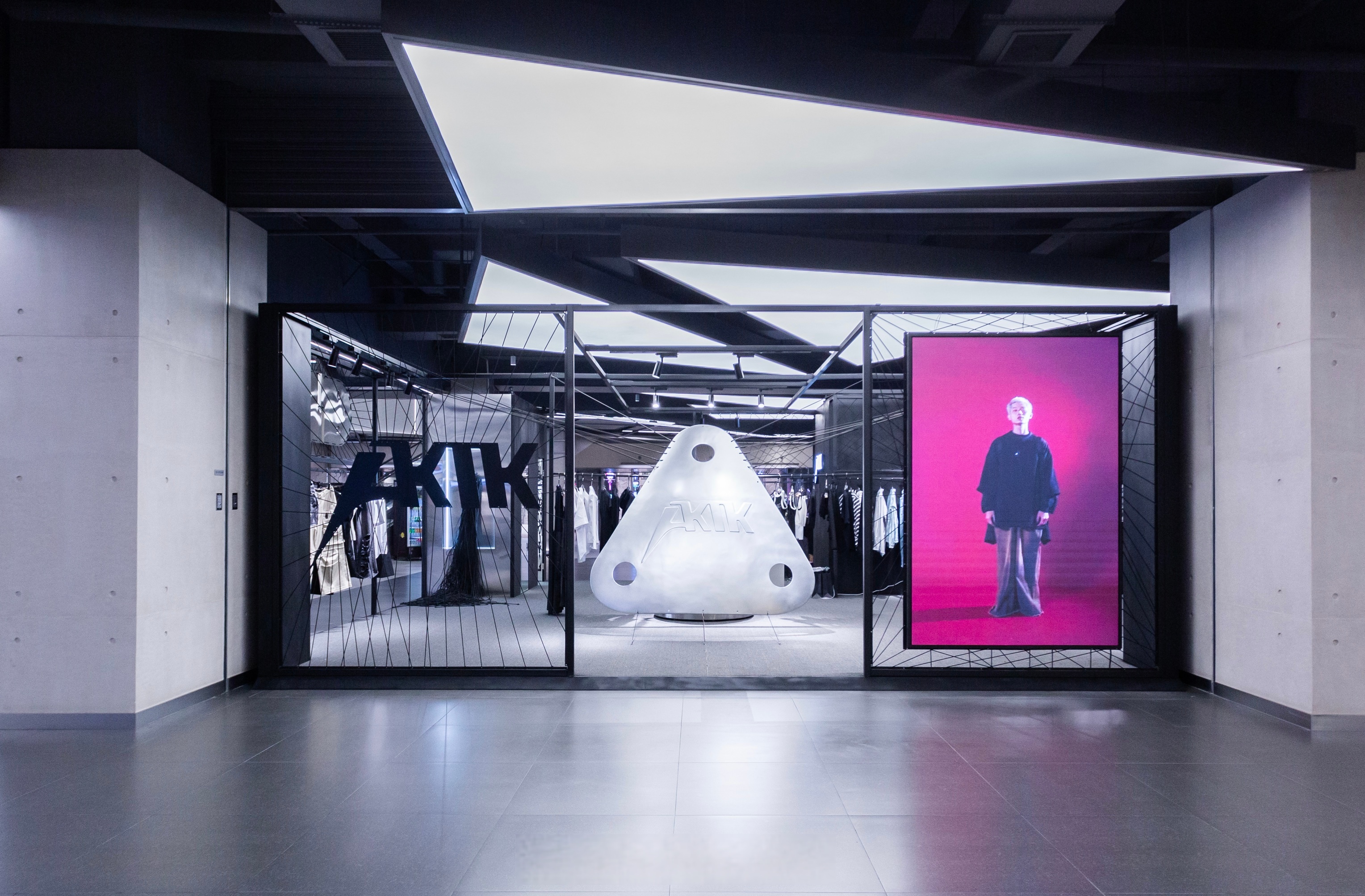 精美jstyle谈资# 来自意大利的青年先锋品牌aktk快闪店正式亮相成都