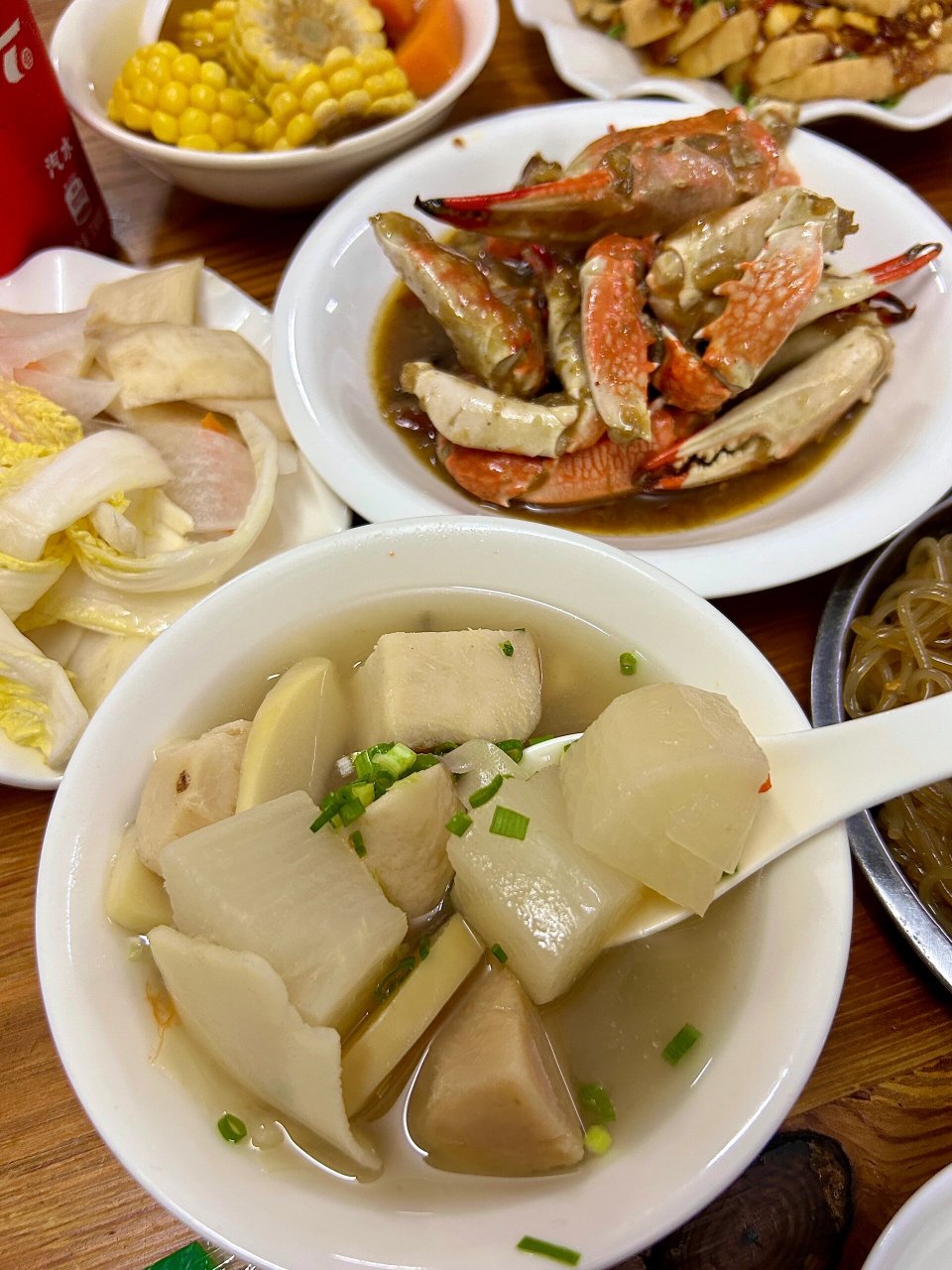 店里有各种会昌本地小吃!卤味,酸水,甜汤,油炸应有尽有!