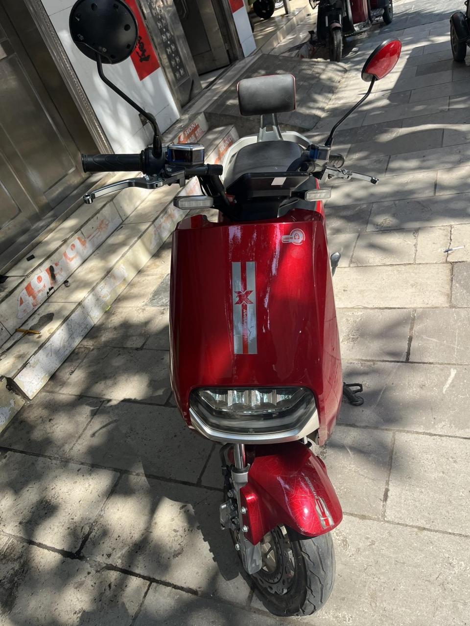 抵押到期处理 轩源电动车 72伏 车况9成新 新车四千多 证件齐全 电瓶