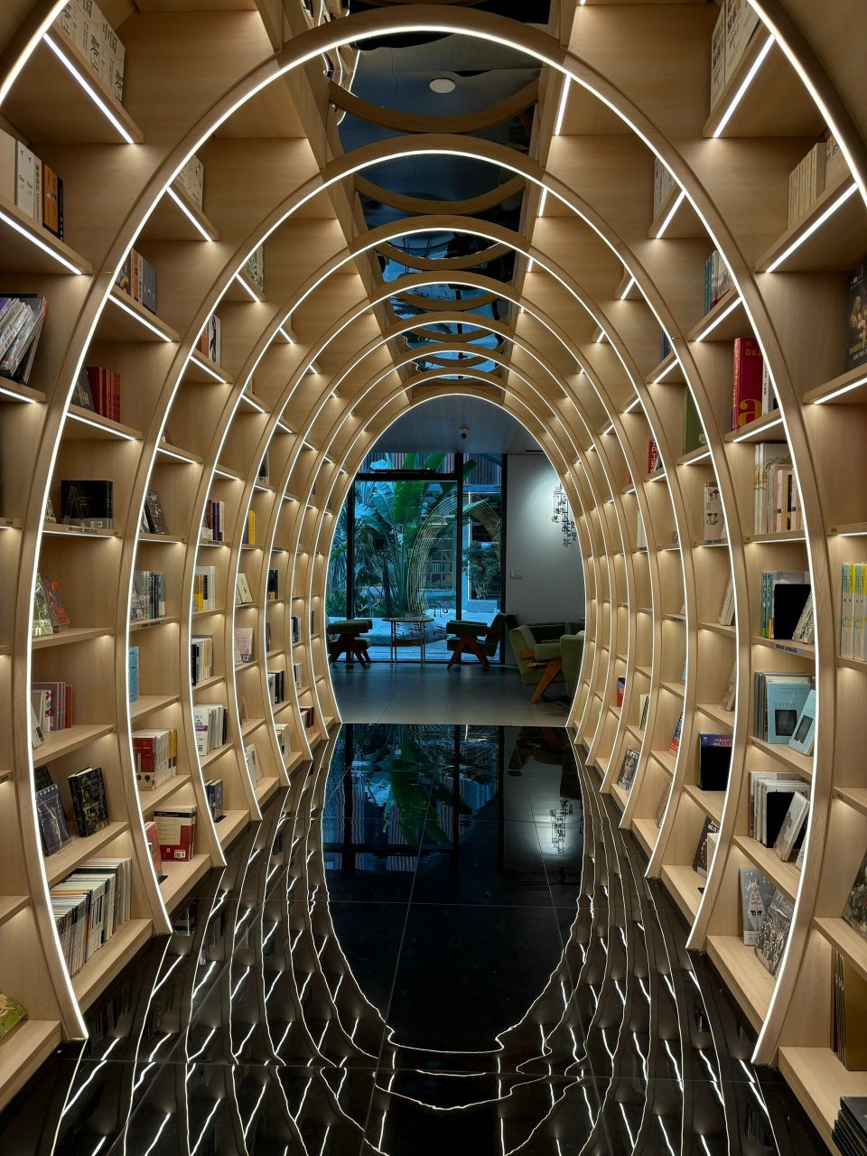 深圳最美书店|愈欣书店(前海印里店) 深圳5号线铁路公园地铁站b出口