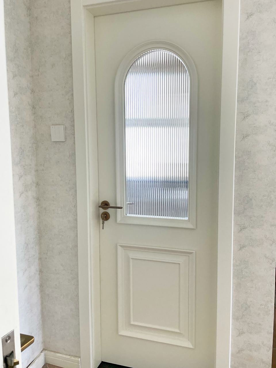 美式卫生间 卧室木门 来交作业啦～门终于装好了 等了两个月之久 家里