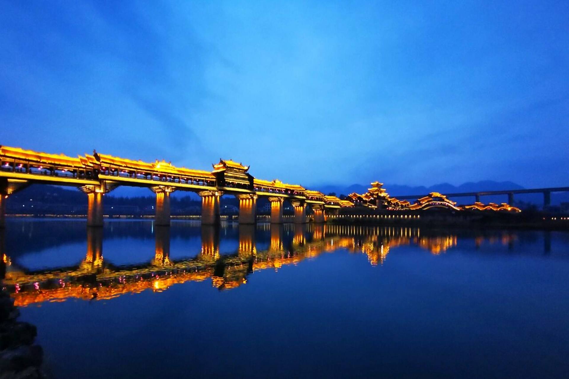 廊桥夜景 | 万千风情 7515濯水古镇,一定不能错过的就是风雨廊桥