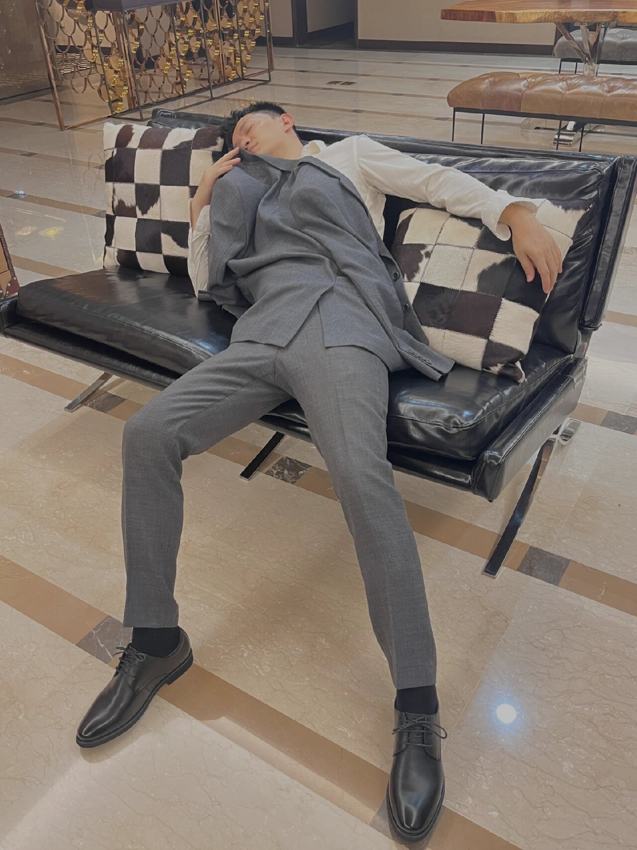 正装醉酒男图鉴