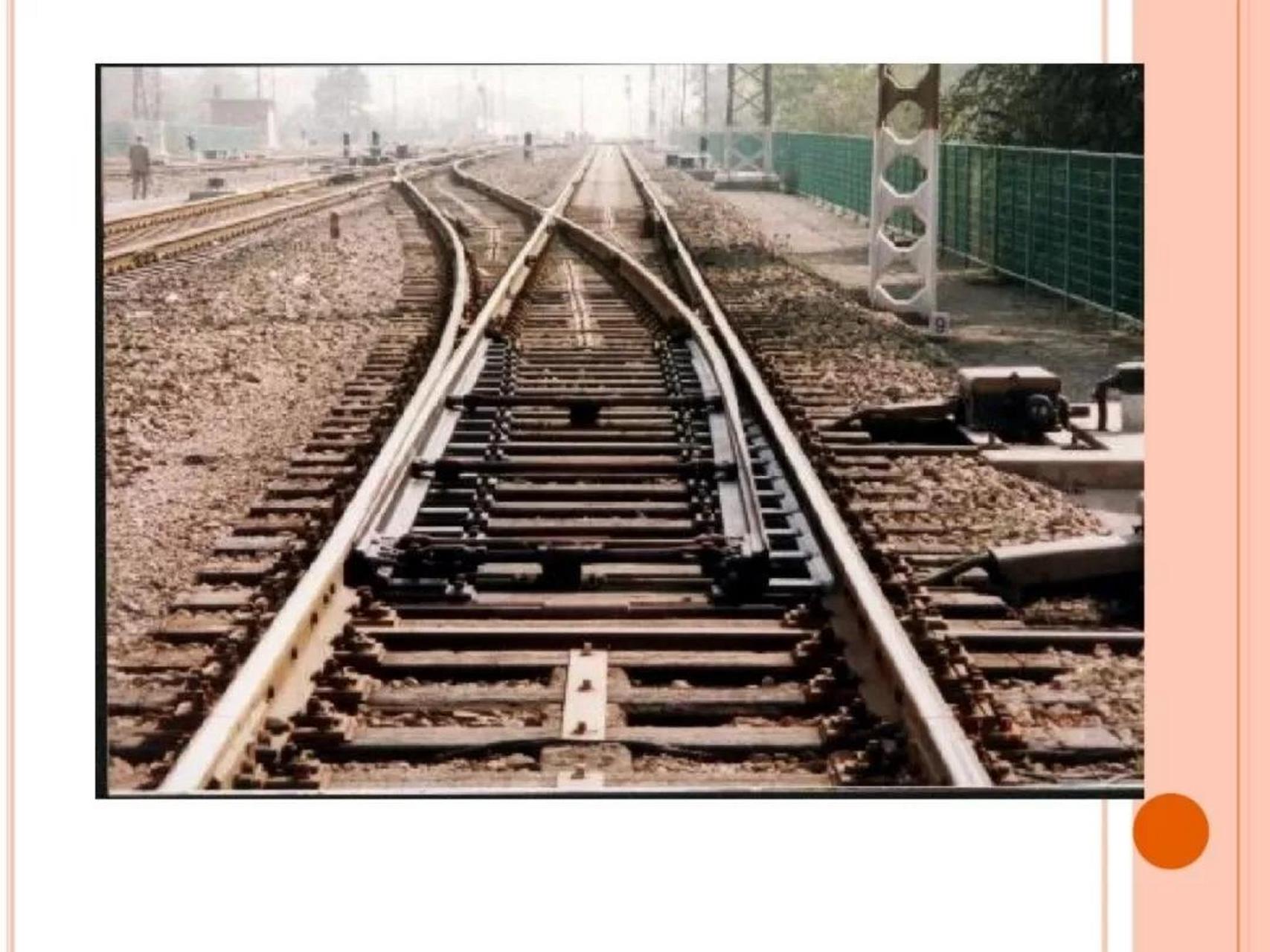 普通单开道岔构造,这是见过的最简洁易懂的道岔讲解,捡瓶子的小灰灰