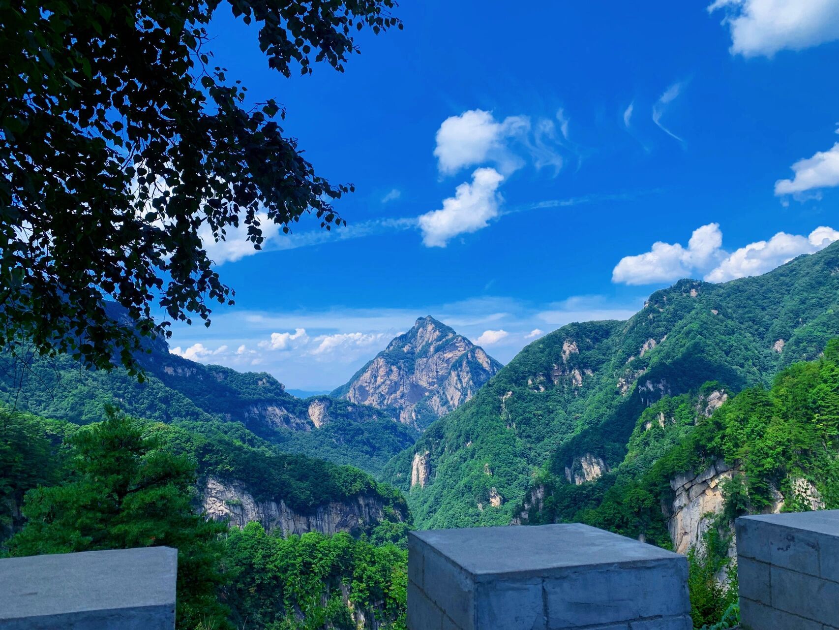 洛阳 | 栾川龙峪湾景区 市区出发大概两小时到,现在是自驾季,可以开