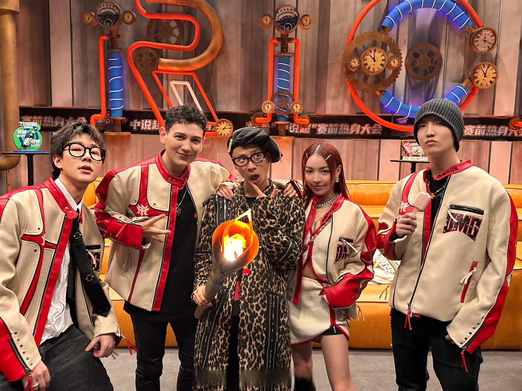 bridge布瑞吉##说唱营业中# 晚上19:00我们会来微博超话跟大家聊聊天