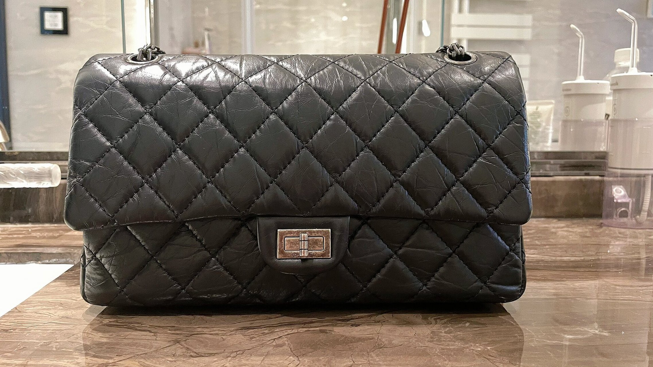 香奈儿2.55黑银 应该是算时代的眼泪了吧.