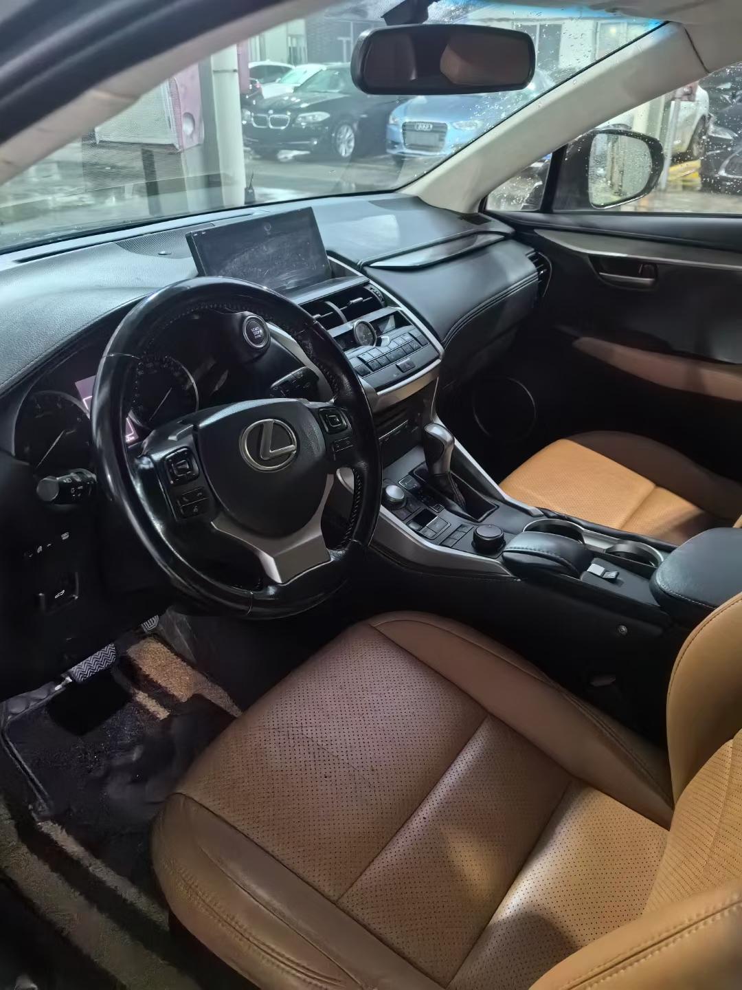 2015年上牌雷克萨斯nx200!热门保值神车,定速巡航.无匙启动