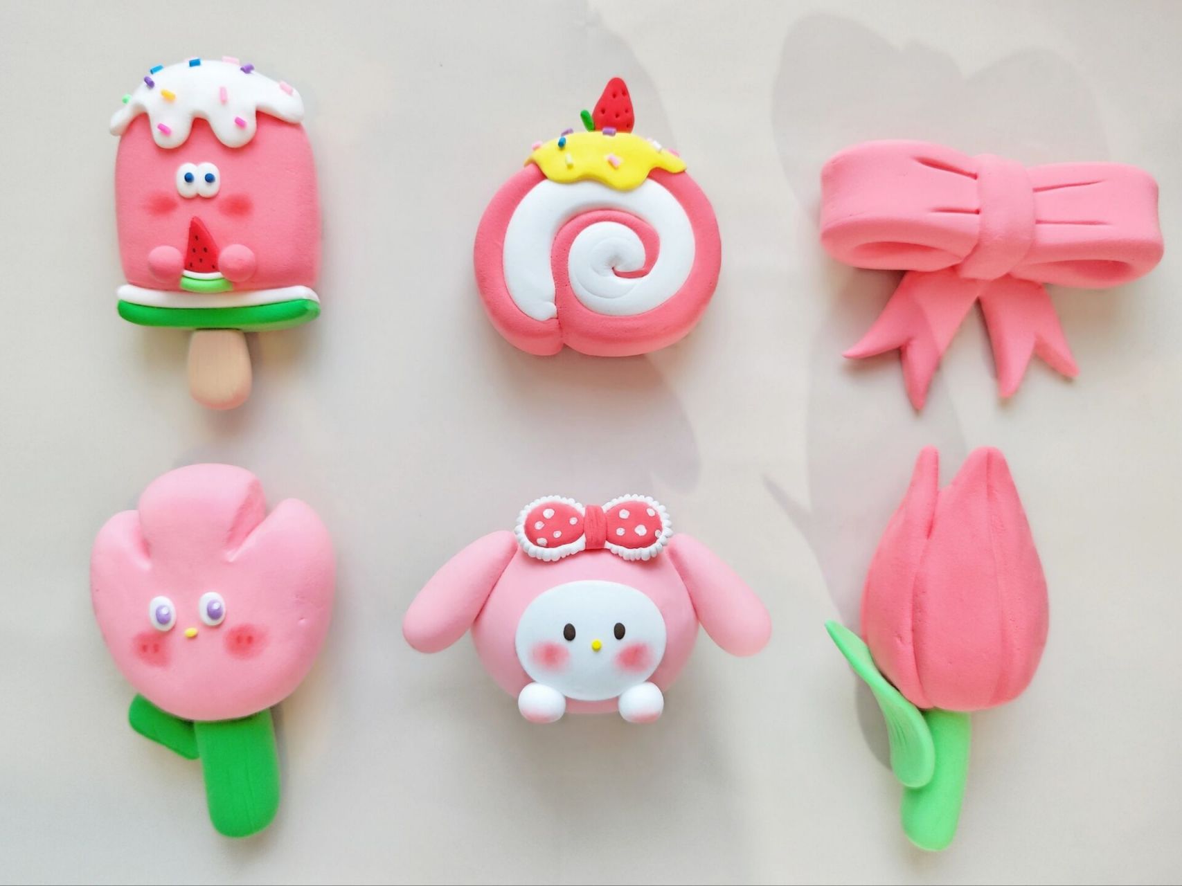 粉色好少女心呀|黏土冰箱贴花束 粉粉嫩嫩的颜色 捏的有甜甜圈93