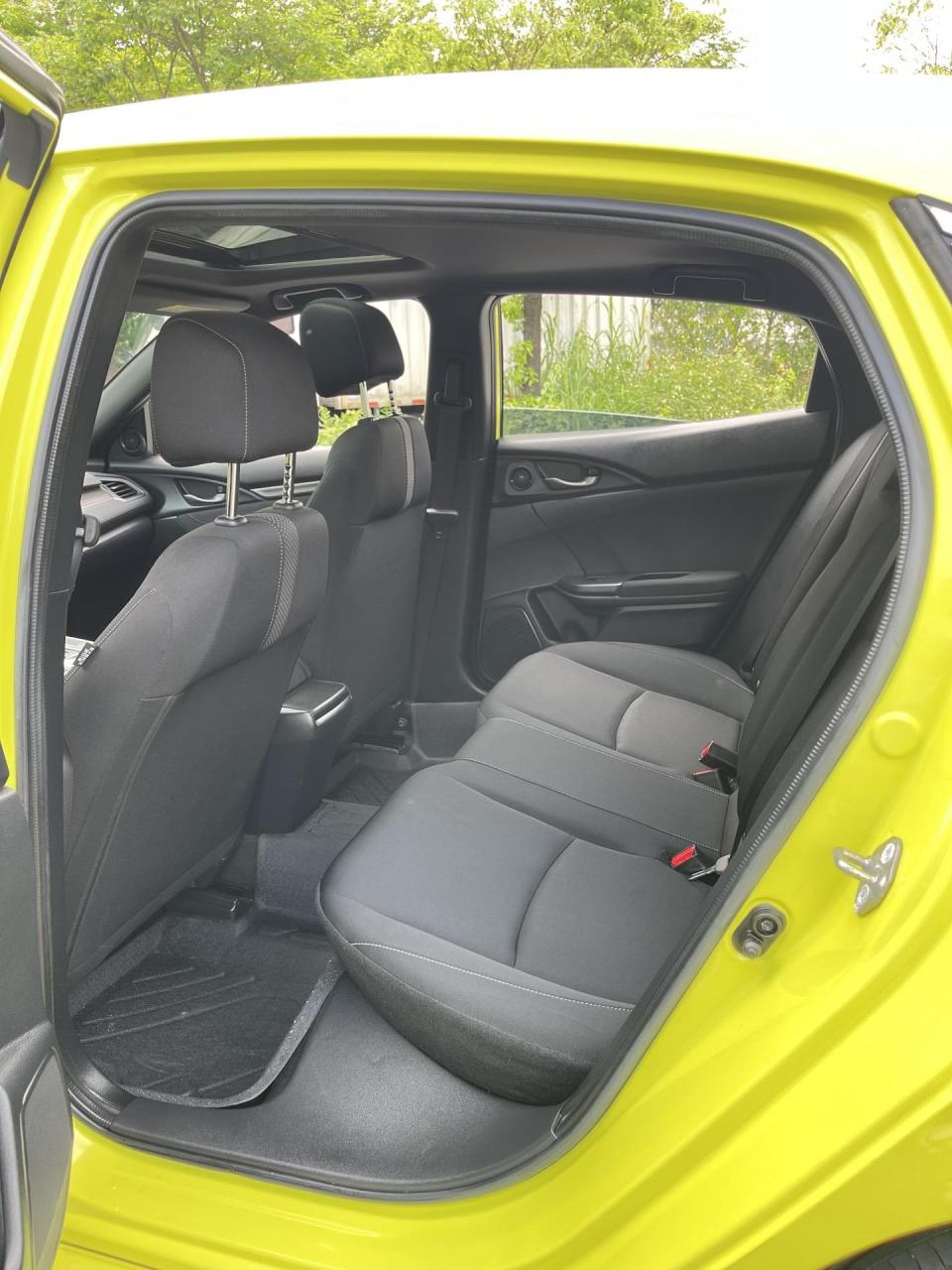 2021年本田思域,1.5t新锐控,黄色外观黑色内饰,车况过第三方检测,出8.