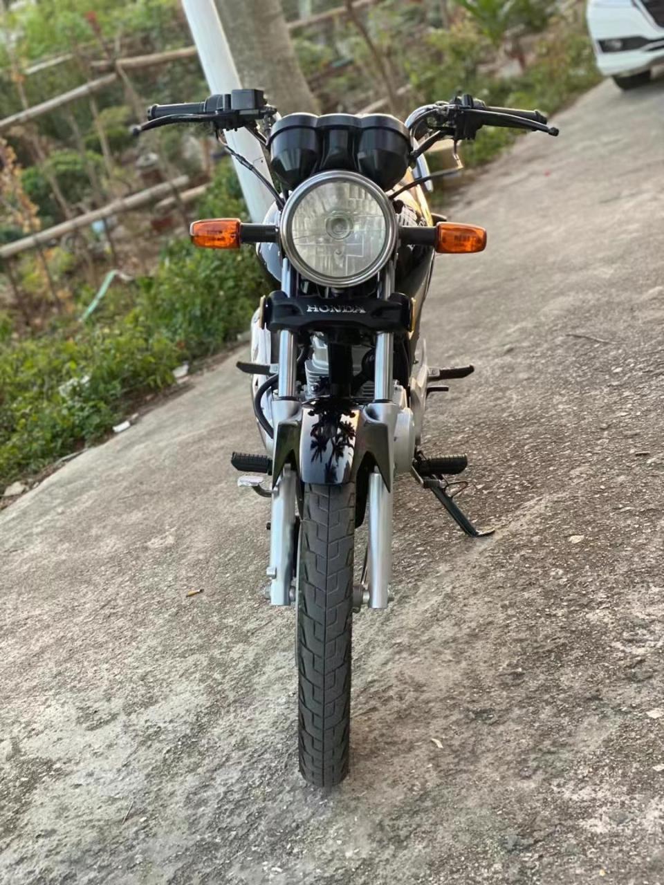 五羊本田 cbf小战鹰125cc 现秒2680元 性价比高的摩托车推荐 好车不贵