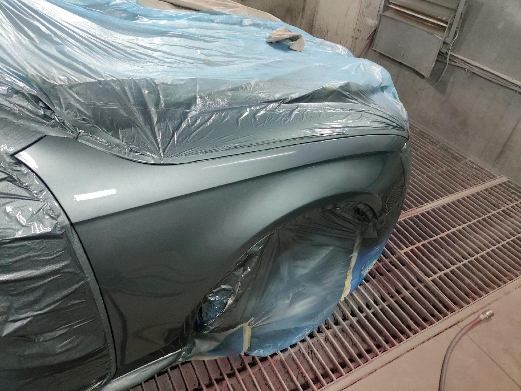 奥迪a4叶子板喷漆