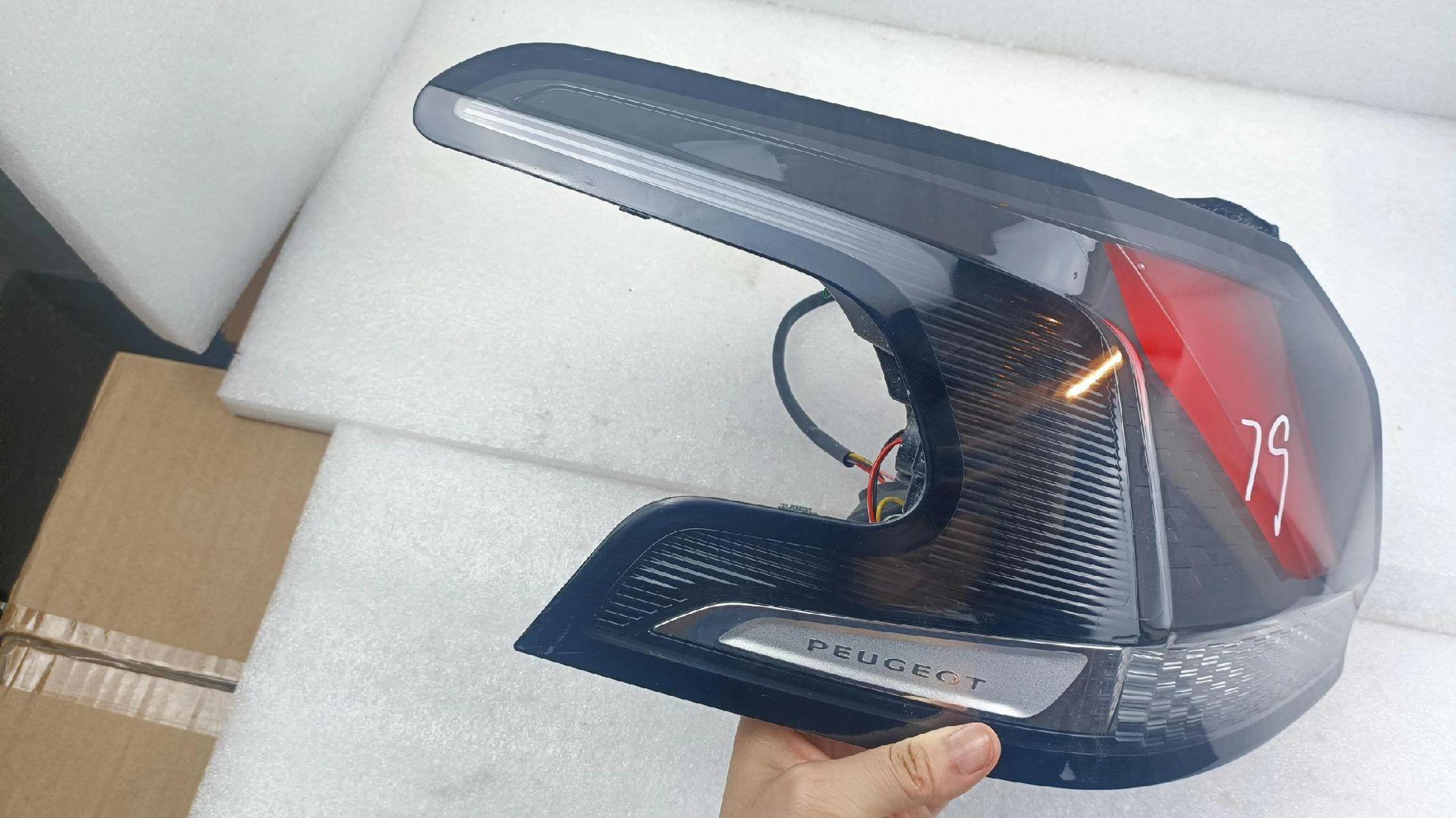 东风标致408尾灯总19-20款原厂拆.