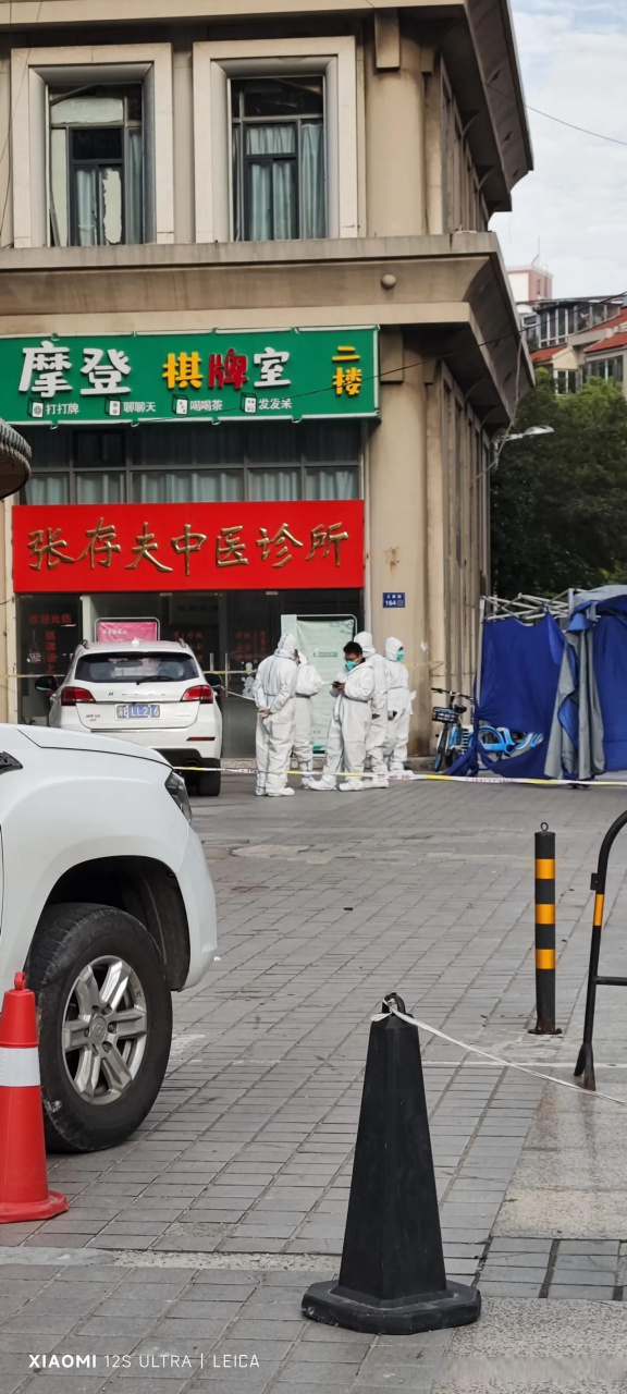 无锡最新新冠疫情消息 10月10日下午,无锡地铁梁溪大桥站封了.