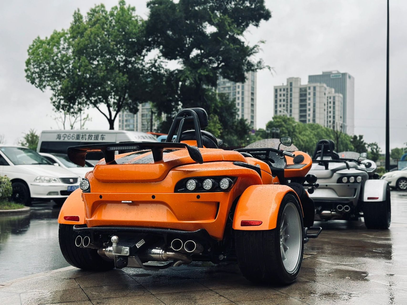 比庞巴迪还炫酷的三轮摩托车 以定制型三轮摩托车作为产品主轴的