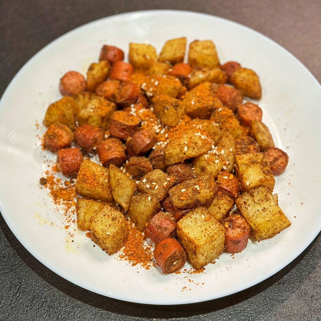 9297食谱分享|孜然土豆香肠 步骤: 16615土豆和香肠切丁备用