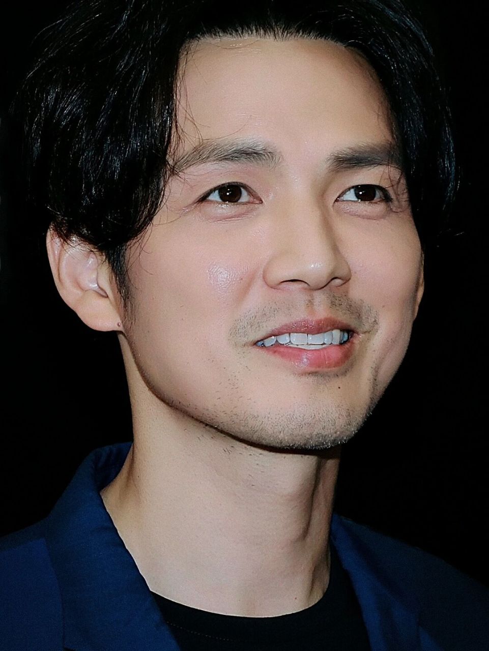 钟汉良高清怼脸图  皮肤真的是太好了,是女人都羡慕的程度