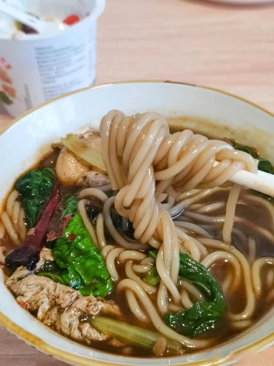 江西米粉泡了一夜,和牛骨头汤煮 太好吃了!