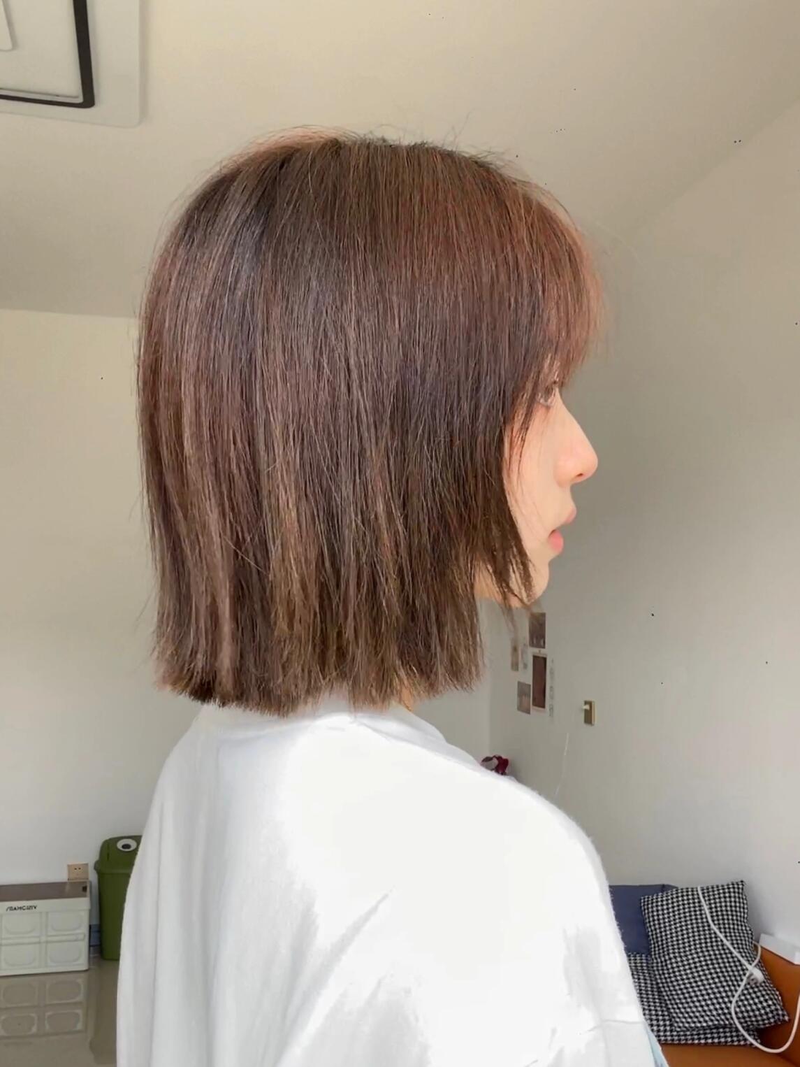 姐妹们要的短发侧面图来咯