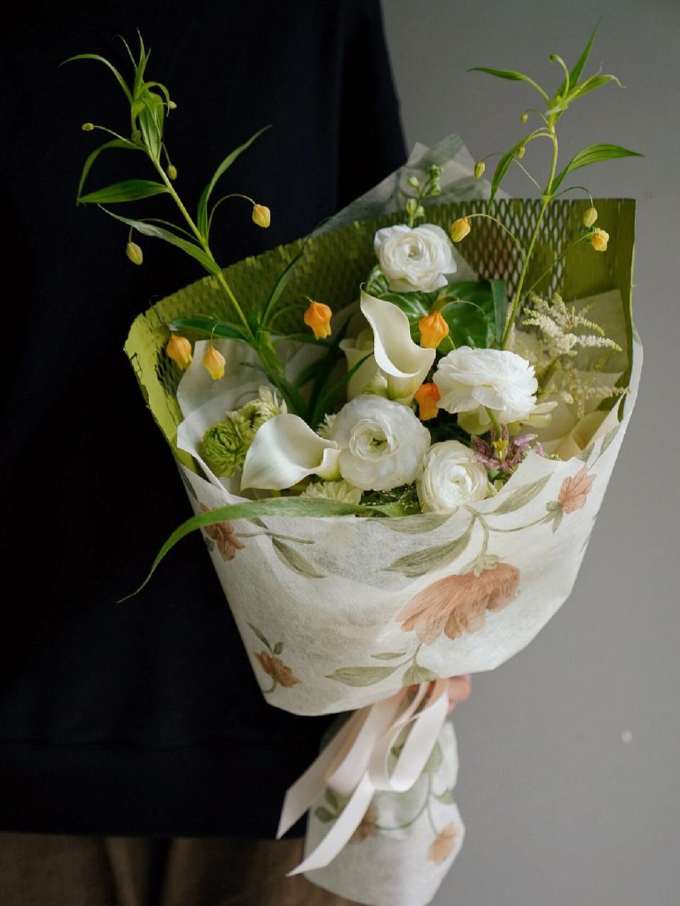 伴手礼|宫灯百合小花束 宫灯百合,配复古色的包装～摇曳多姿的小灯笼