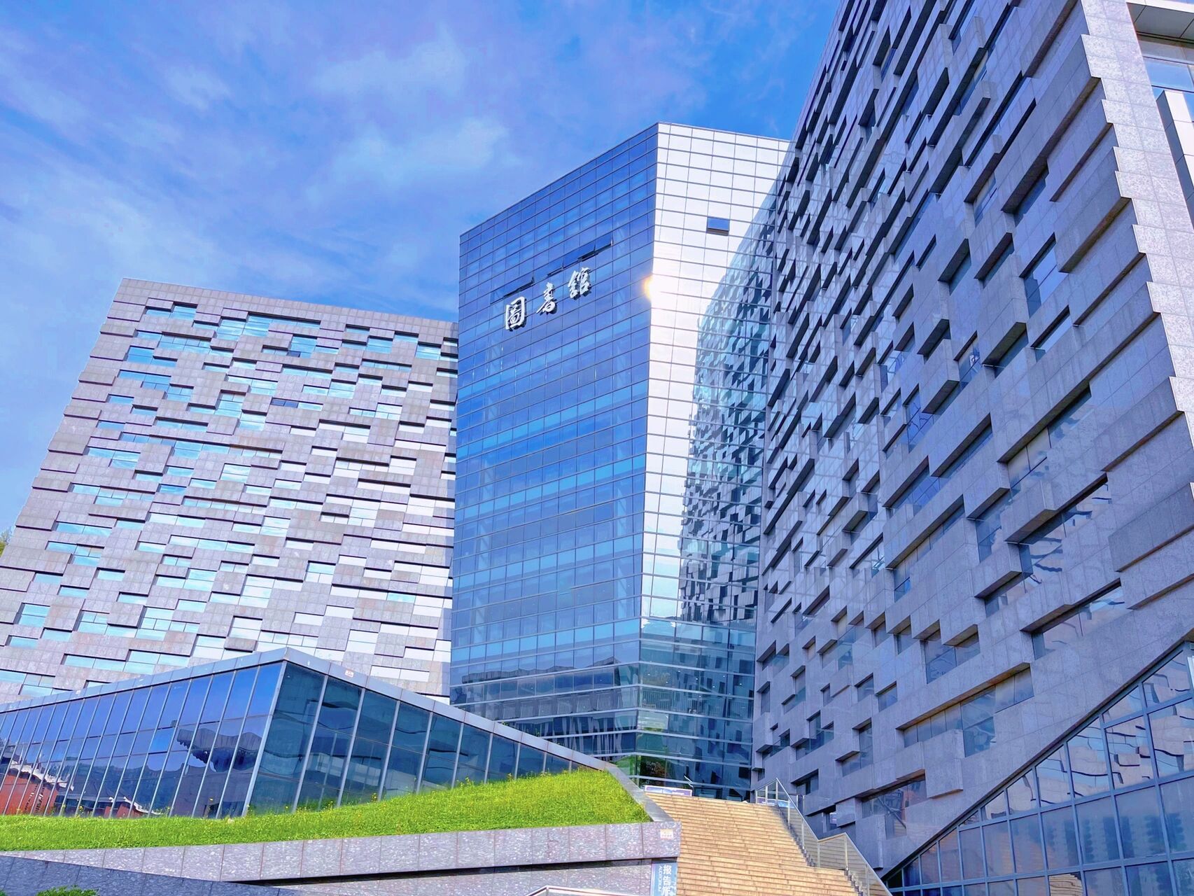 【校园】贵州财经大学图书馆         	 贵州财经大学图书馆 	 贵州最