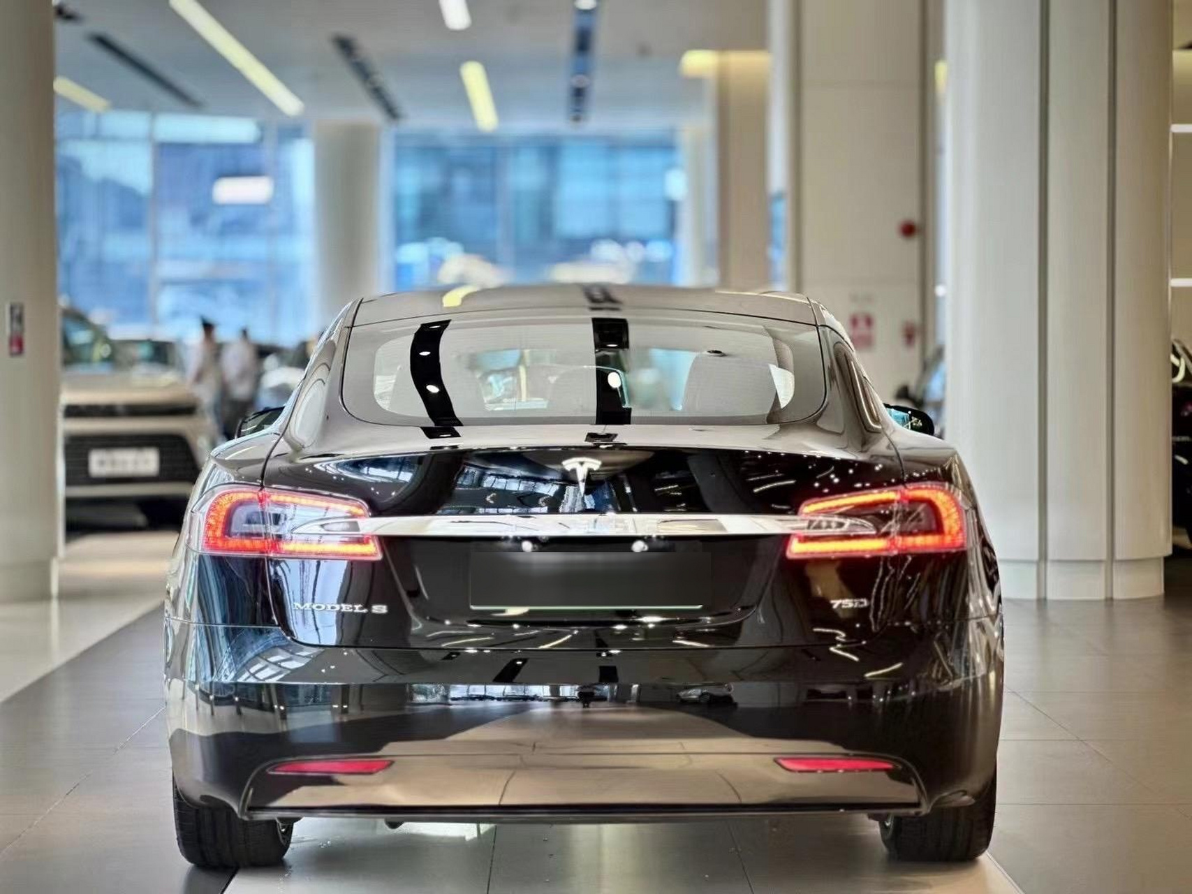 特斯拉model s 75d 标准续航版 上牌2018年6月   约5.2万公里 车价22.