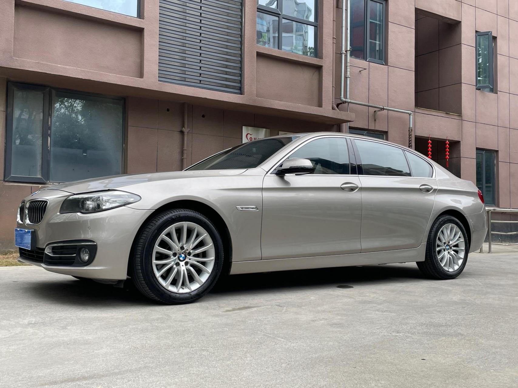 0t一手私家车,月光银的外观搭配摩卡棕的内饰,绝绝子91安全行驶16万