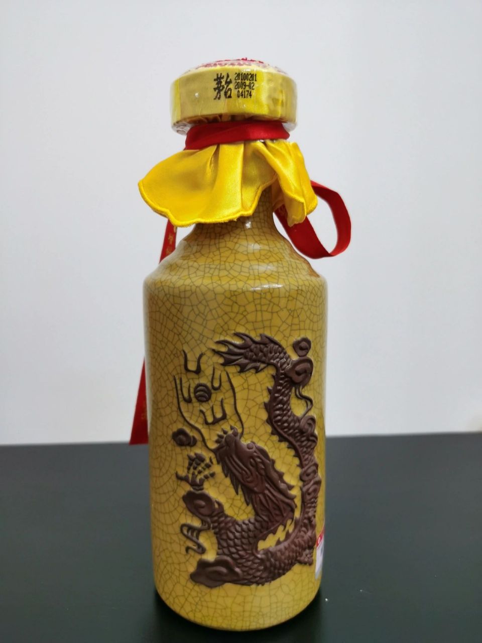 这瓶茅台30年现在能值多少钱? 09年罐装出厂,包装完好,酒体饱满