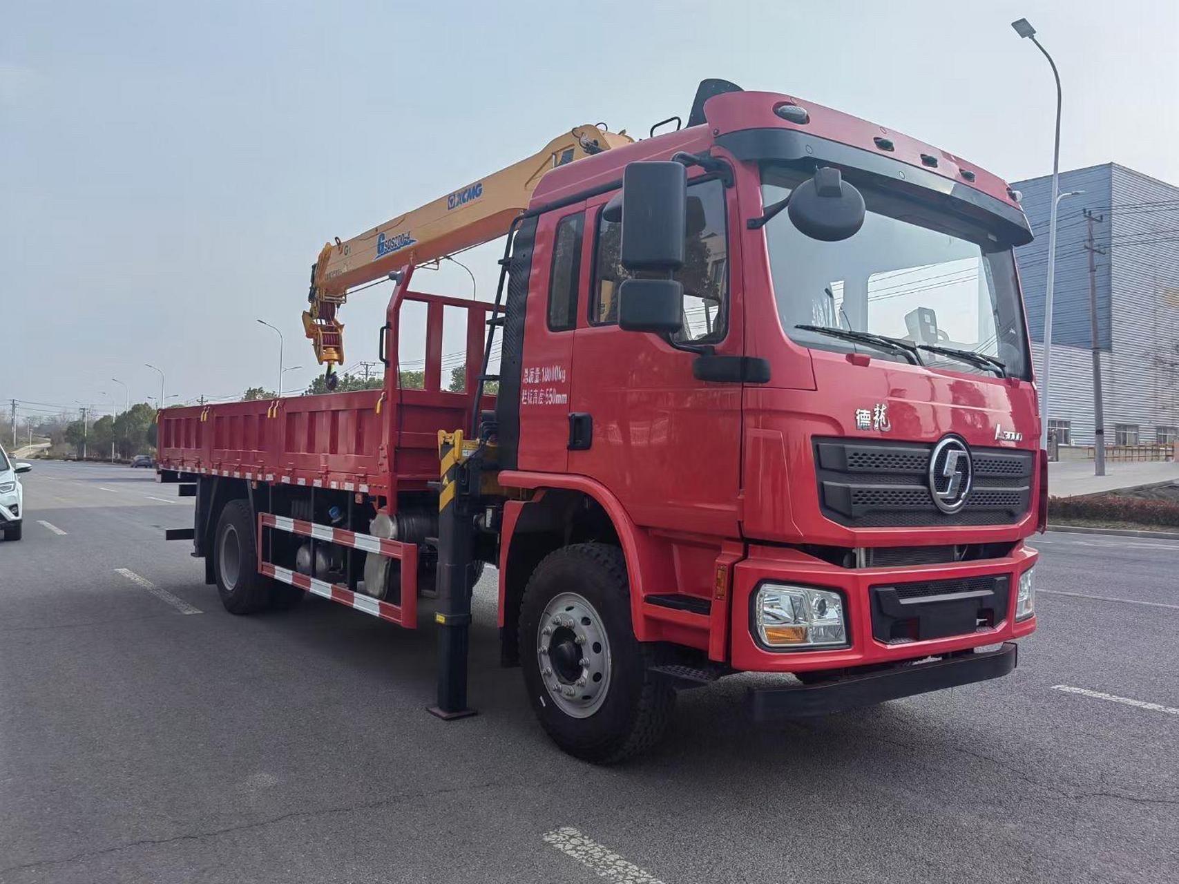 陕汽德龙l3000,玉柴6缸220马力, 280通三层大梁,汉德车桥 10吨后桥免