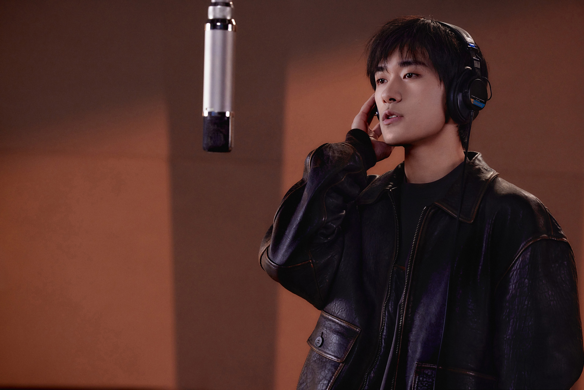 2024明天会更好# tfboys-易烊千玺 参与演绎"2024两岸跨年歌曲"