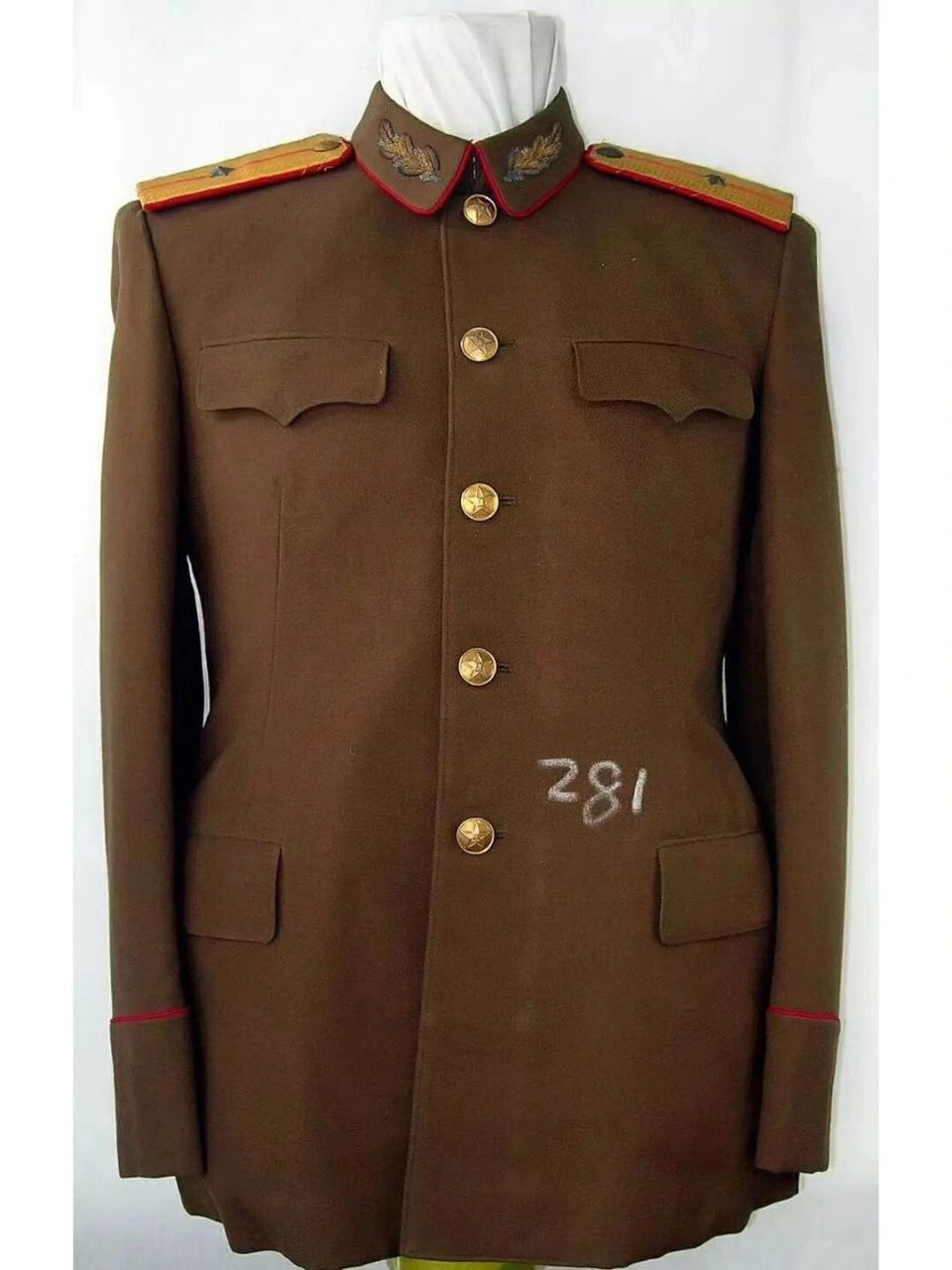 极为罕见的55式军官礼服实物 55式尉官礼服,比将官礼服稀少的礼服