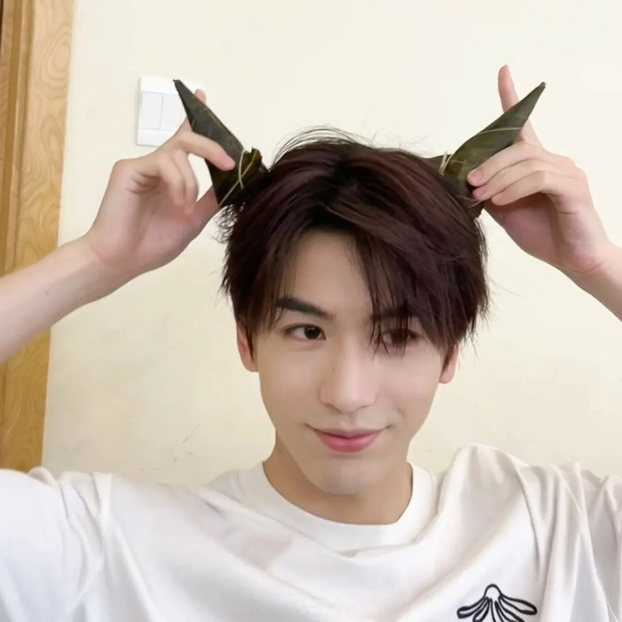 张凌赫和田曦薇这是情侣头像吗,这对cp可以叫心有凌曦.