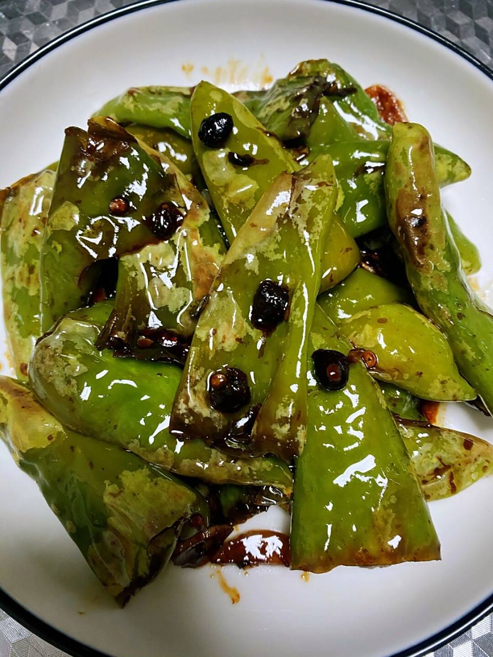 99豆豉青椒99爱吃辣朋友的下饭天菜,绝 虎皮辣椒好久没吃了,买了