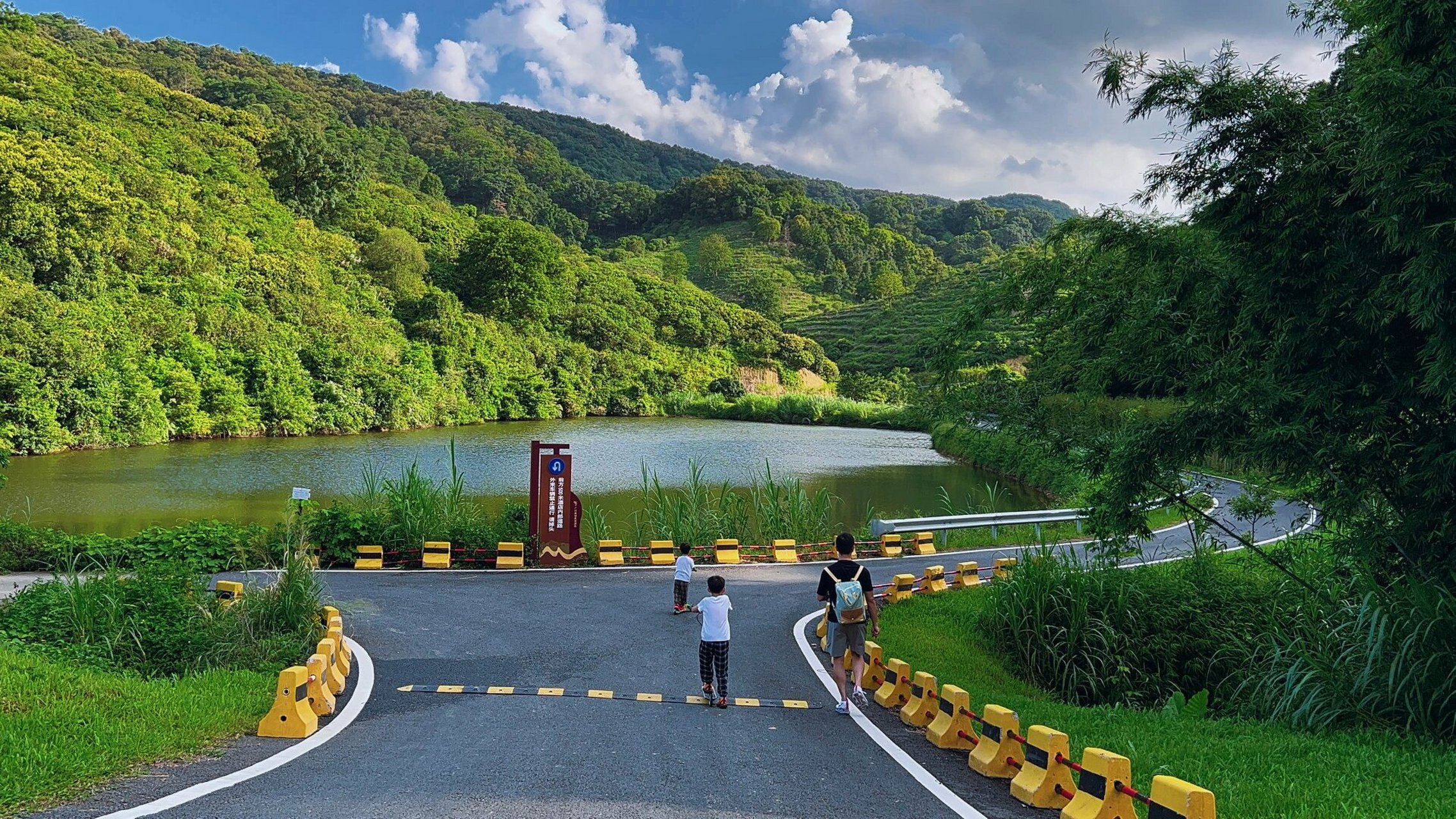 亲子徒步之水声水库 看到好多人推荐黄埔君澜酒店90适合亲子游,而且