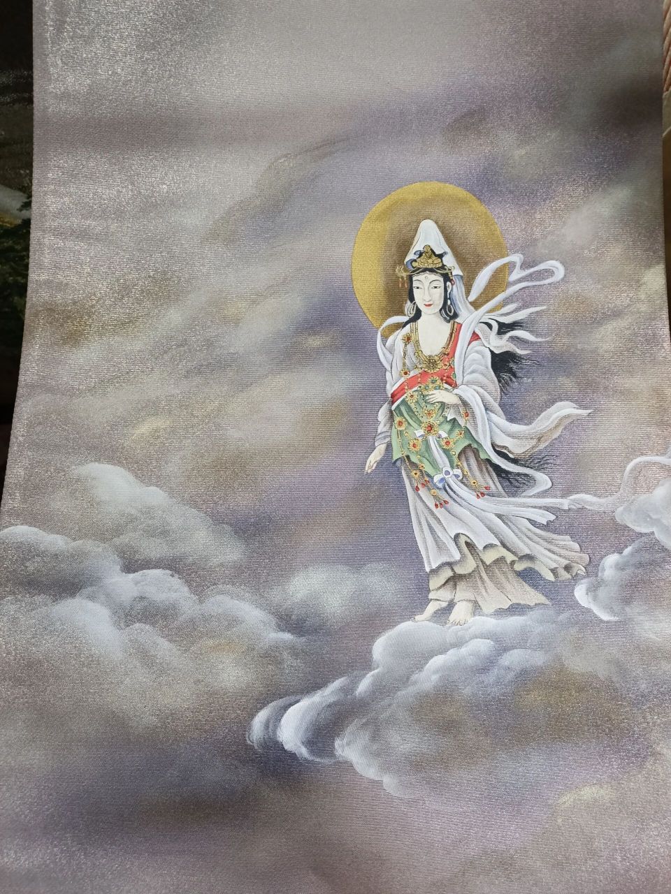 观音菩萨 慈悲为怀的观音菩萨,脚踏七彩祥云,正绢商蚕丝面料,纯手工