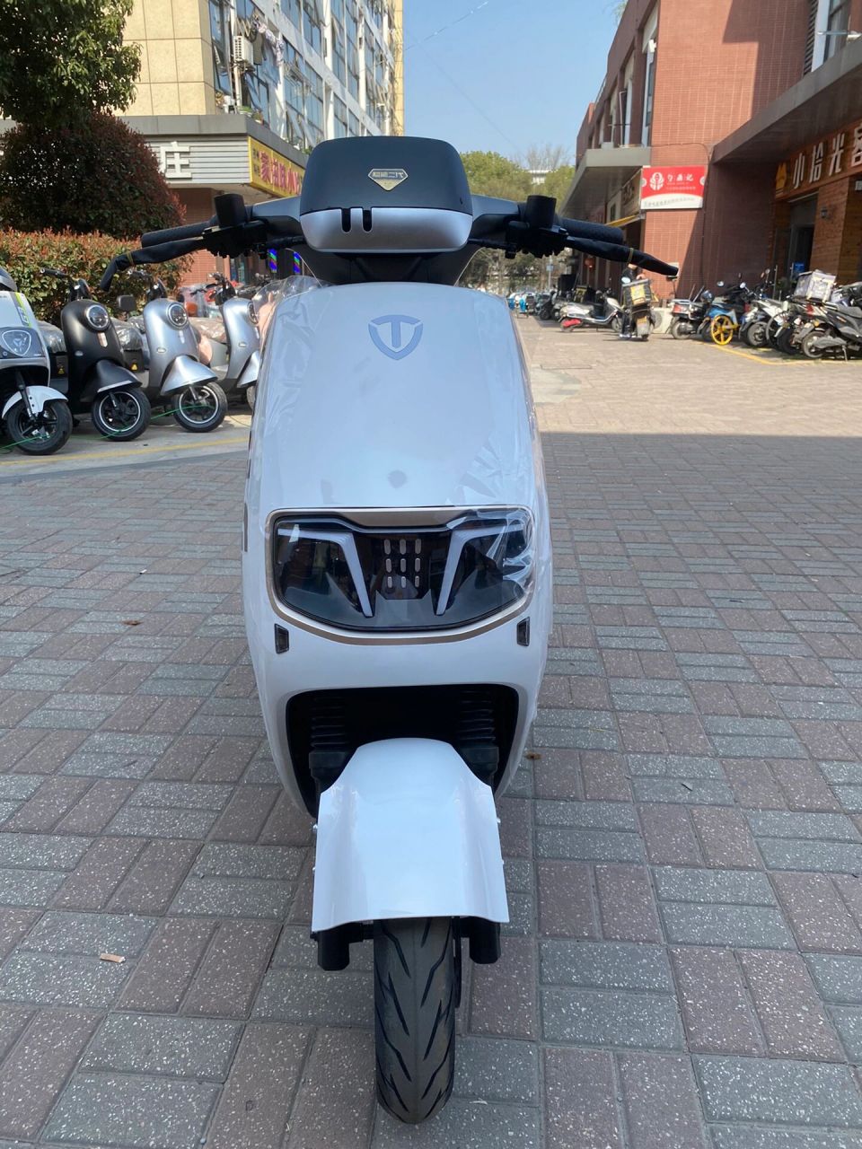 全新台铃夺冠特价秒杀3699元 全新72v23a台铃原装石墨烯电池.