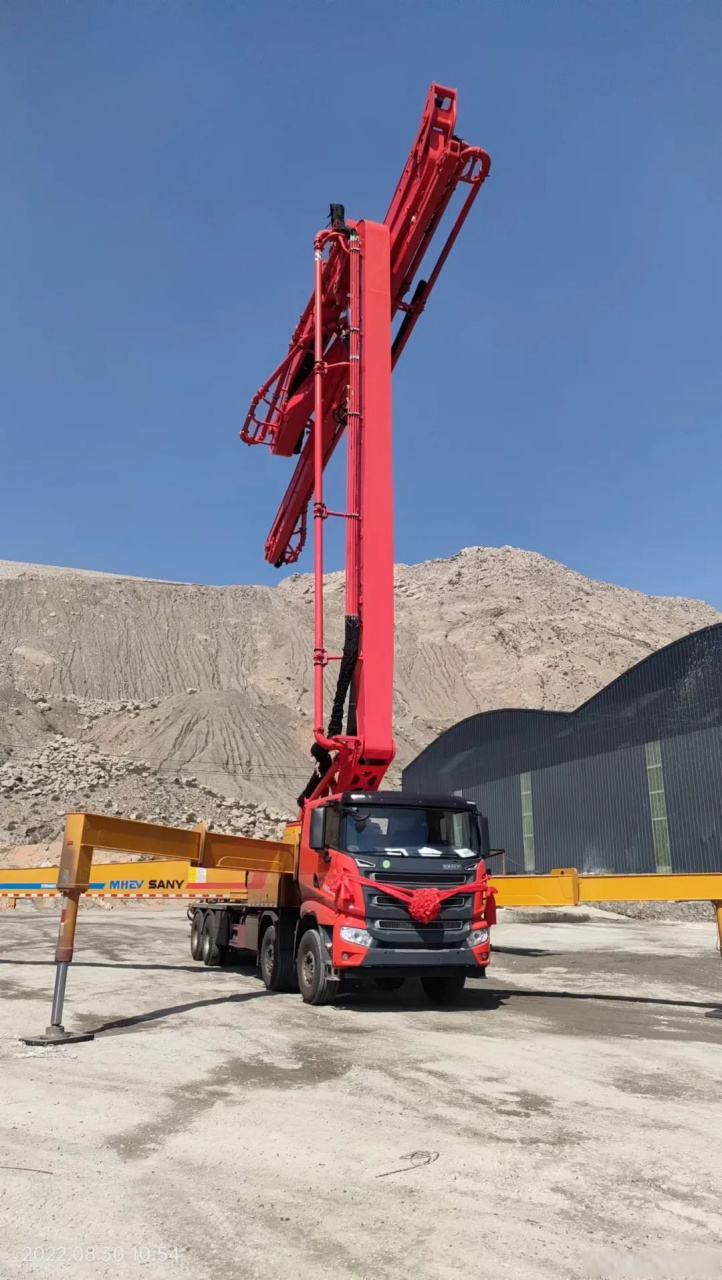 顺利交付乌海市辉耀商贸有限公司,快来偶遇  三一620s微混版泵车结合