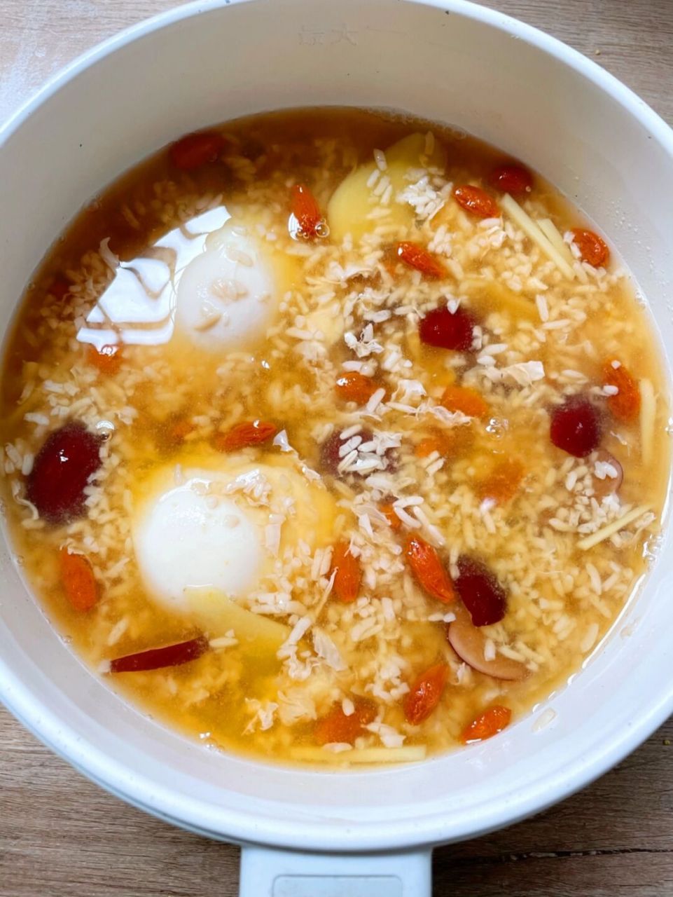 真想给所有女生都安排上这一碗~ 红糖酒酿鸡蛋 生理期喝它,暖宫驱寒