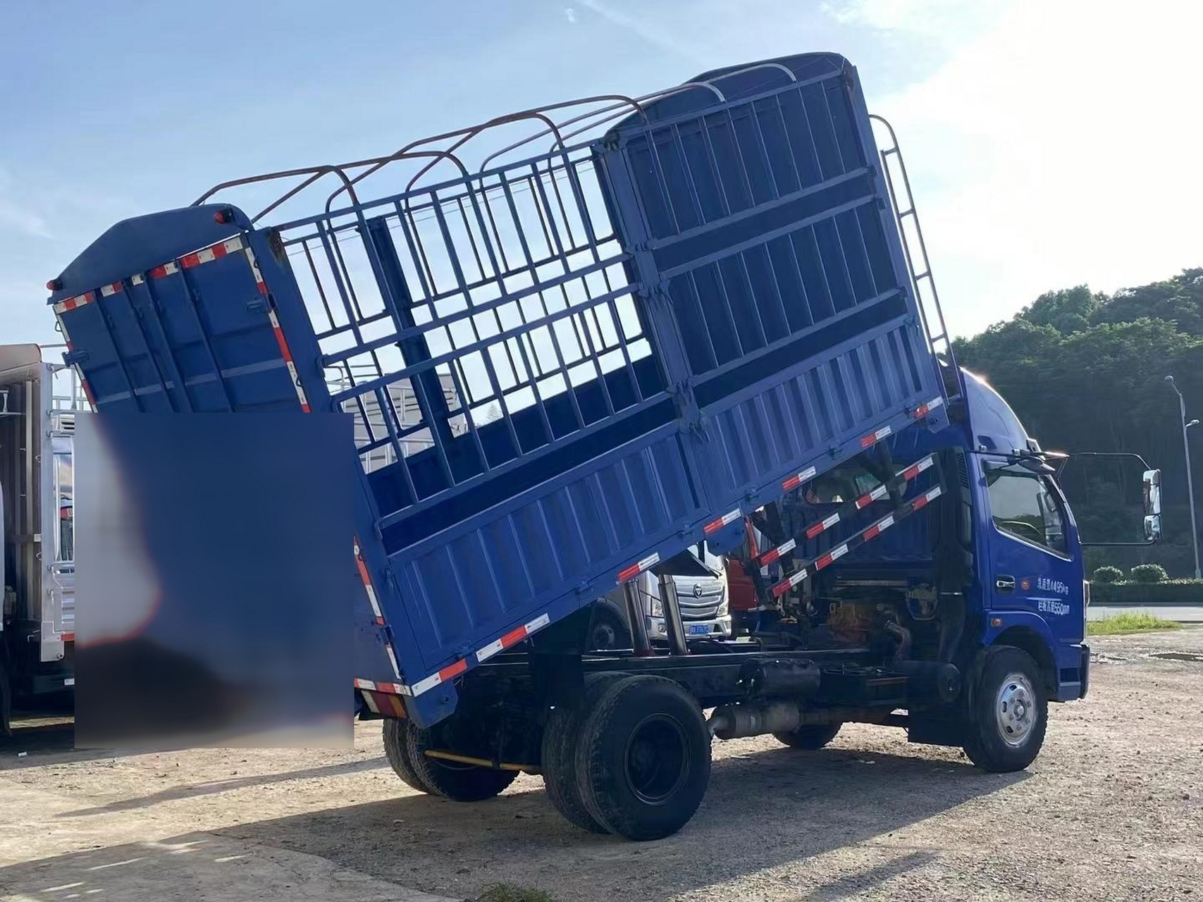 到店20年东风多利卡重载版高栏自卸,国五,黄金玉柴160马力,825轮胎