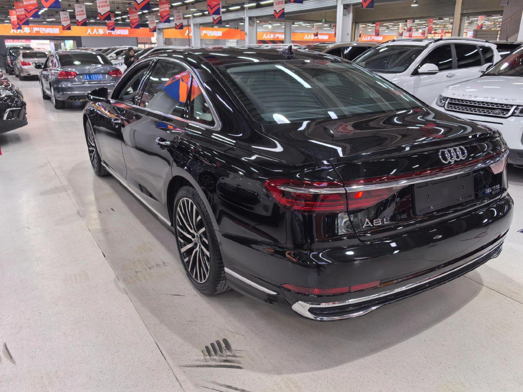奥迪a8四驱3.0旗舰最顶配89.8万