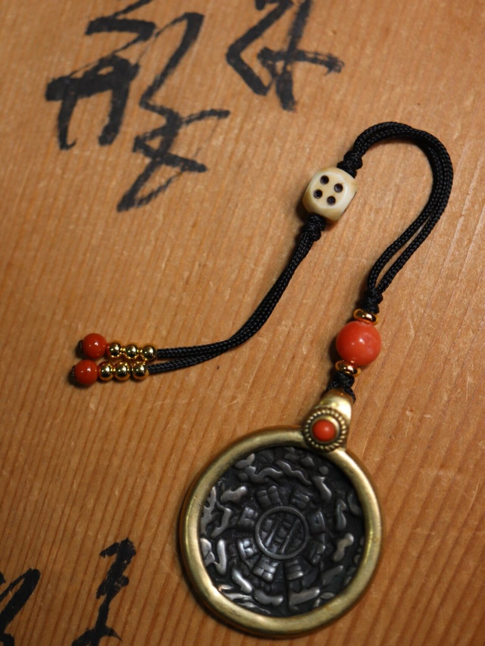 文玩女孩# #我的日常# #配饰分享# #九宫八卦牌# #文玩# #藏传方烫