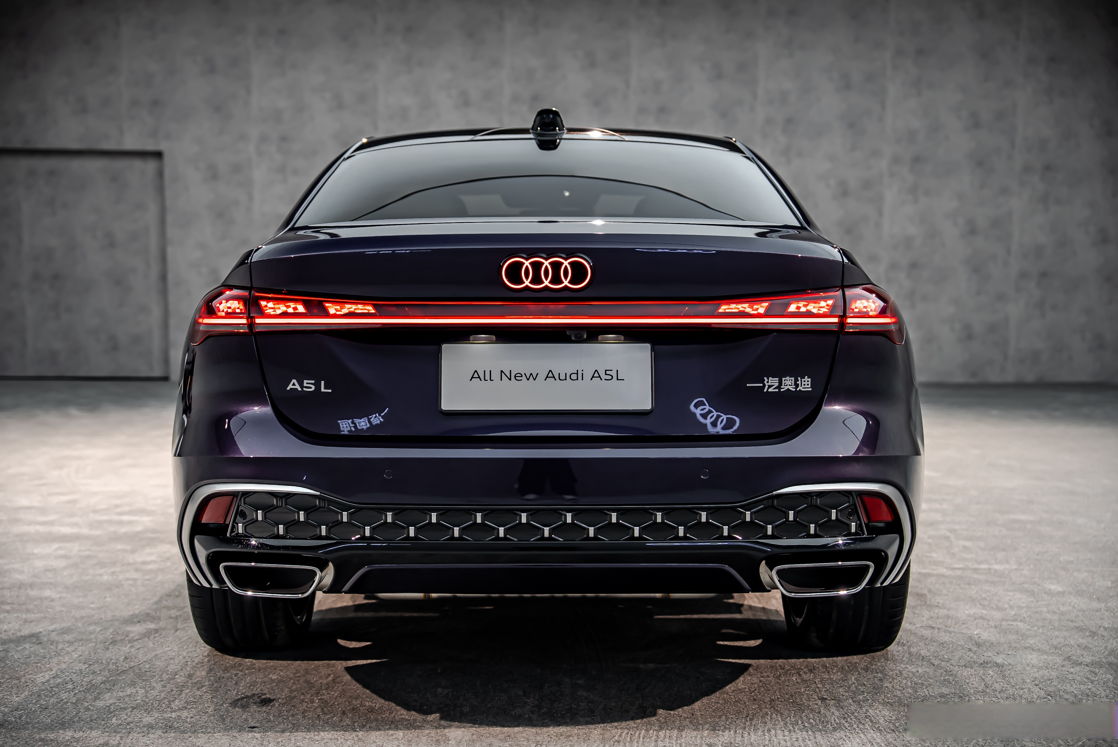 2025年4月23日,一汽奥迪a5l在上海车展进行全球首次内饰解密