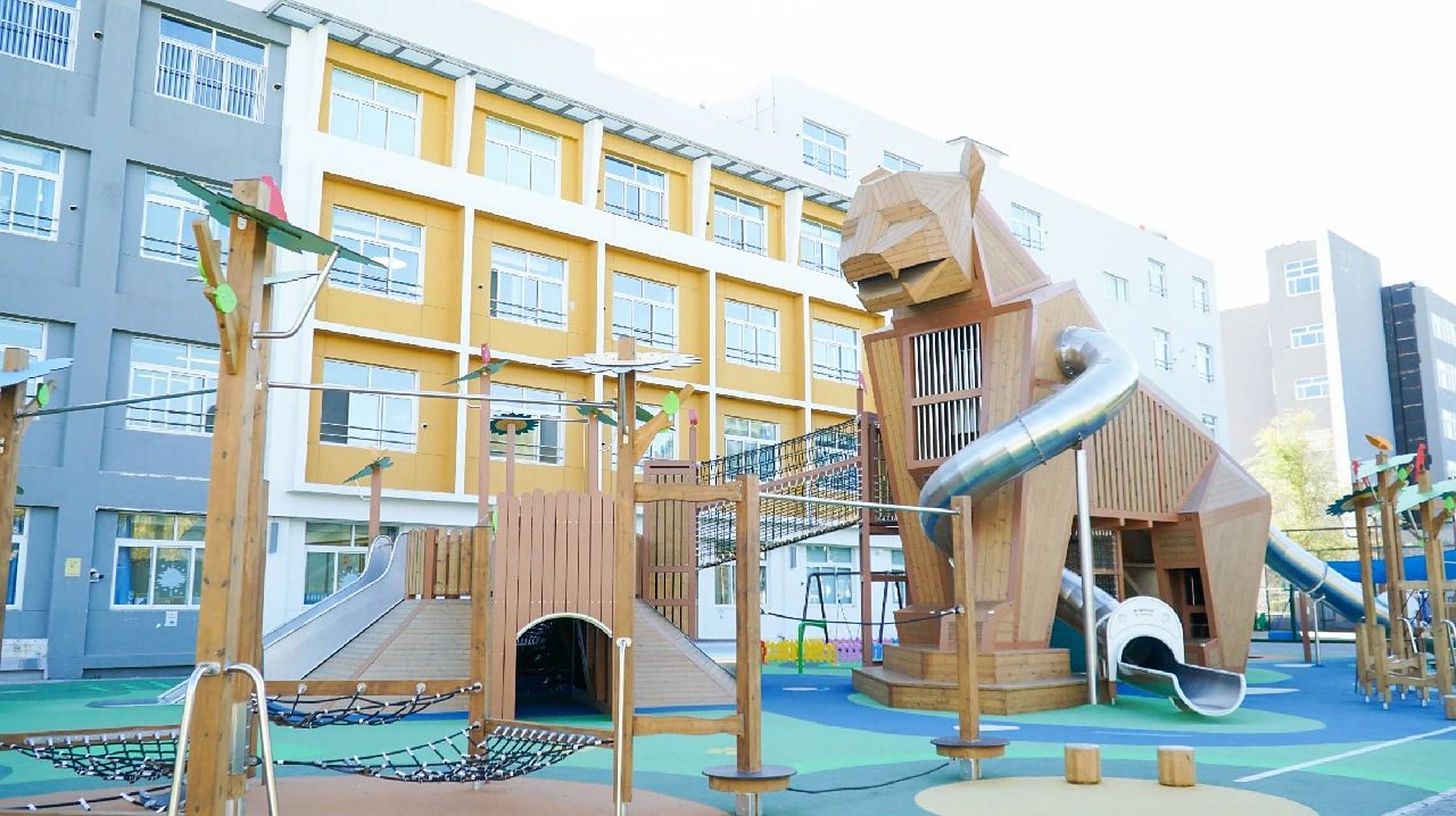 今天去到拥有16年历史的老牌民办学校—海嘉,它是从幼儿园到十二年级