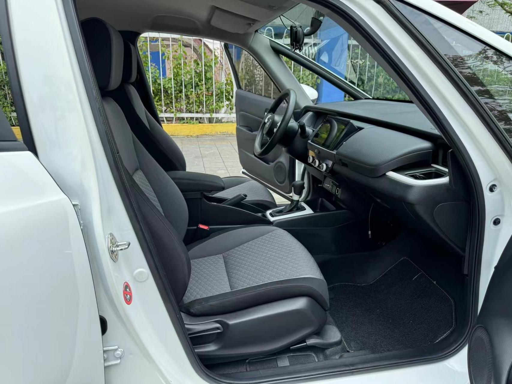 2021年2月新款本田飞度1.