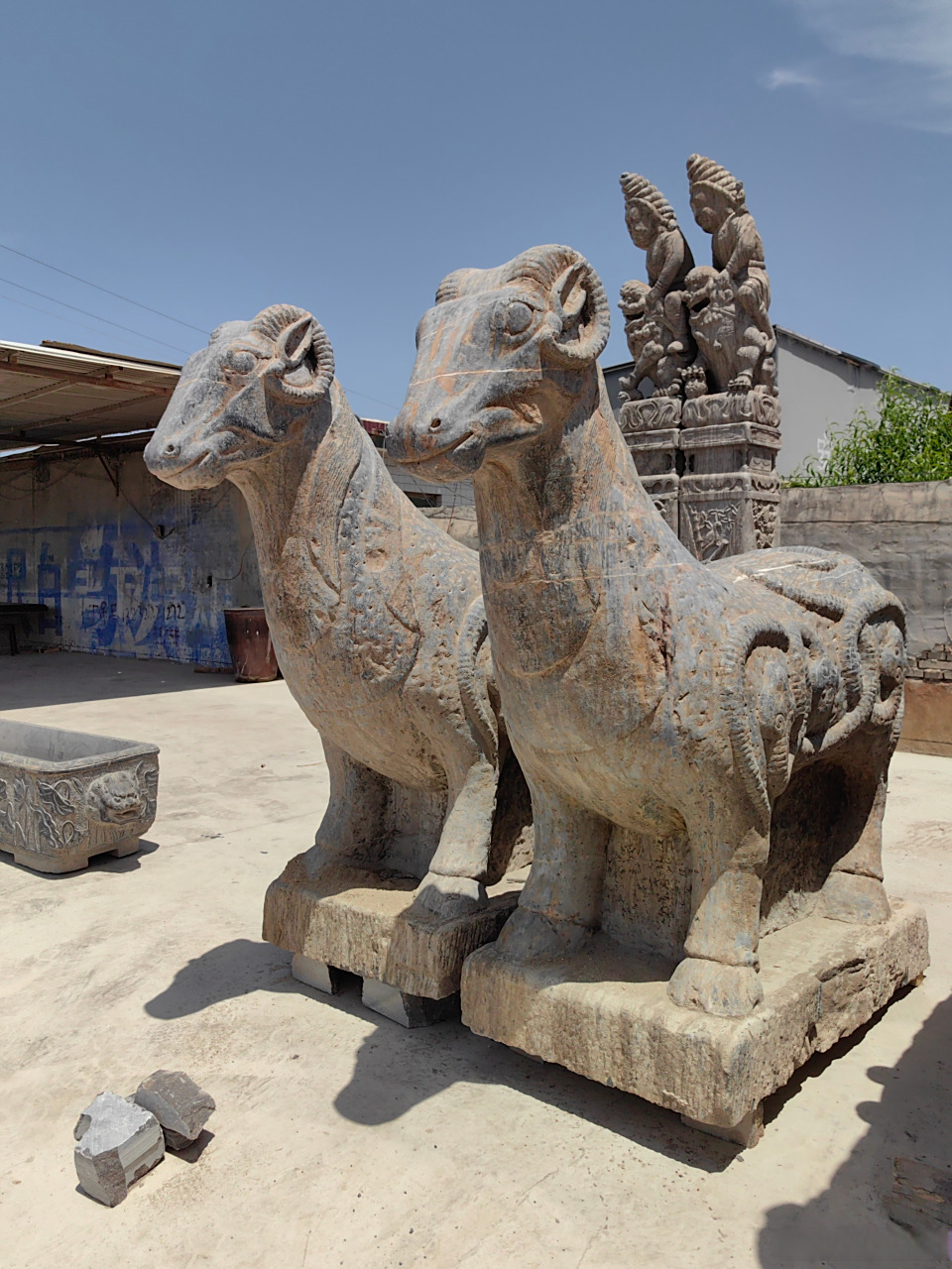 石雕仿古做旧石羊青石仿古石羊明清做旧石羊门口摆件大堂祠堂摆件石雕