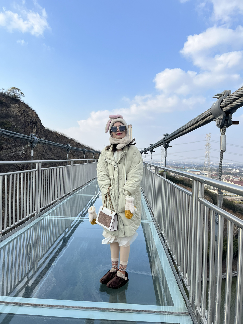 常州龙凤谷·玻璃栈道还是蛮有意思的 走在玻璃栈道上本身不害怕,但架