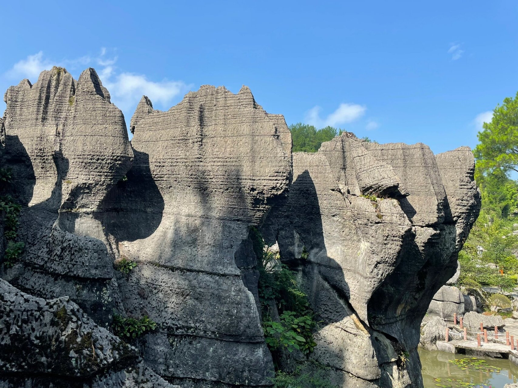 万盛石林 大自然的鬼斧神工～万盛石林